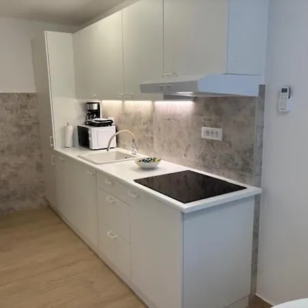 Апартаменти Tatjana Center Пула