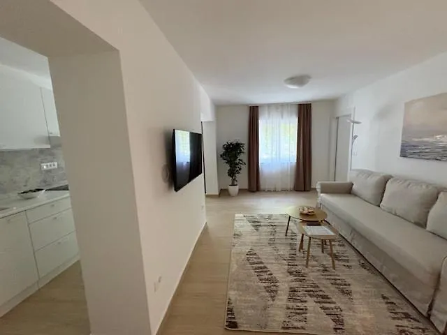 Tatjana Center 普拉