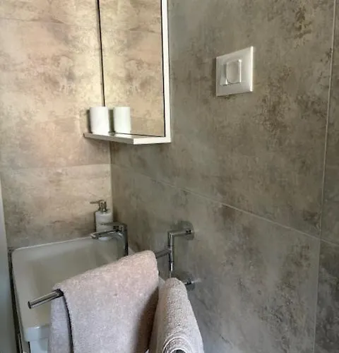 Tatjana Center * Pula