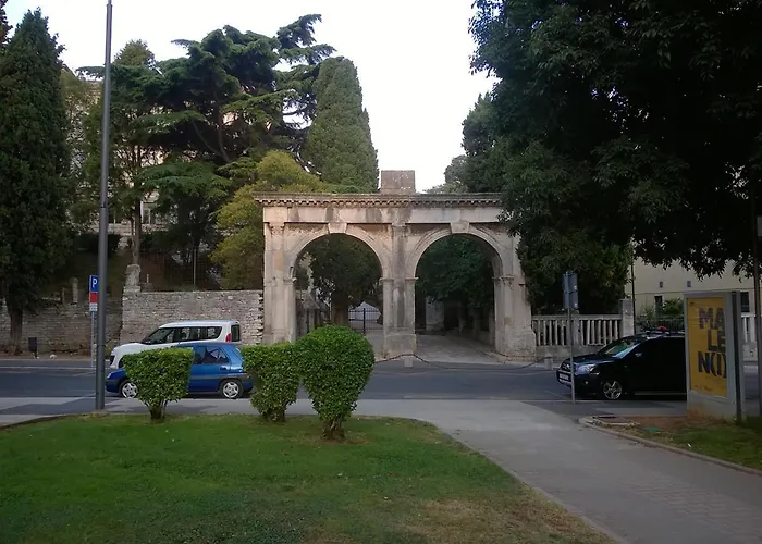 Tatjana Center * Pula