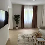 Tatjana Center *